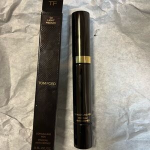 Tom Ford Concealing Pen - 02 Light Medium
